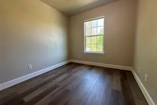 615 N Cleveland Ave, Sherman, TX 75090 - Photo 17
