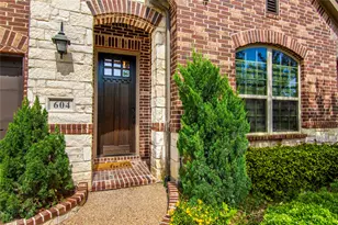 604 Winehart St, Lewisville, TX 75056 - Photo 3