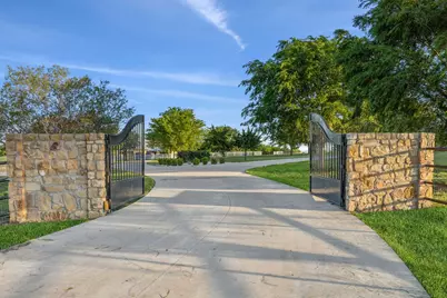1616 Hillside Drive, Sanger, TX 76266 - Photo 25