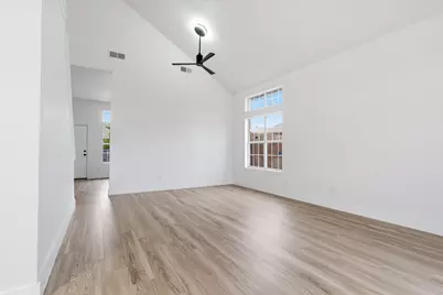 1325 Rosewood Lane, Lancaster, TX 75146 - Photo 9