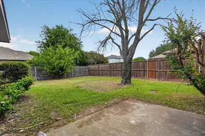 1325 Rosewood Lane, Lancaster, TX 75146 - Photo 33