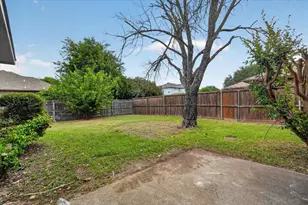1325 Rosewood Ln, Lancaster, TX 75146 - Photo 33