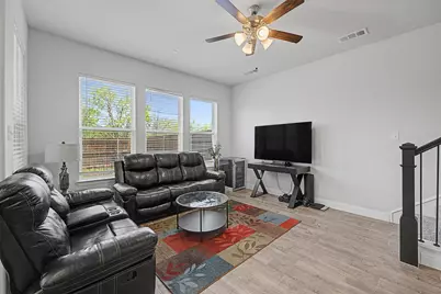537 Hutchinson Lane, Lewisville, TX 75077 - Photo 9