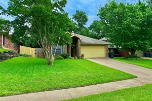 1437 Hampton Rd, Grapevine, TX 76051 - Photo 3