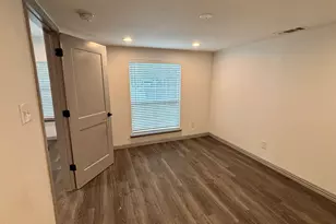 722 SE 11th St, Grand Prairie, TX 75051 - Photo 19