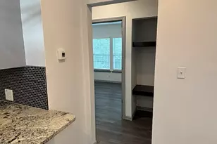722 SE 11th St, Grand Prairie, TX 75051 - Photo 15