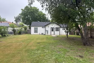 722 SE 11th St, Grand Prairie, TX 75051 - Photo 27
