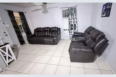 1419 E Robert Street #1417, Fort Worth, TX 76104 - Photo 3