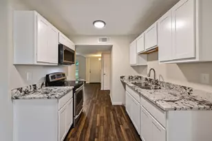 7318 Emory Oak Ln, Dallas, TX 75249 - Photo 5