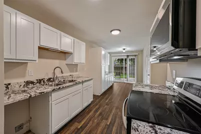 7318 Emory Oak Lane, Dallas, TX 75249 - Photo 13