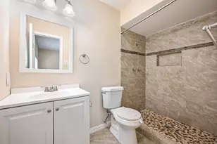 7318 Emory Oak Ln, Dallas, TX 75249 - Photo 17