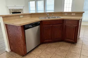 557 Marybeth Dr, Burleson, TX 76028 - Photo 9
