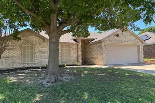 557 Marybeth Dr, Burleson, TX 76028 - Photo 1