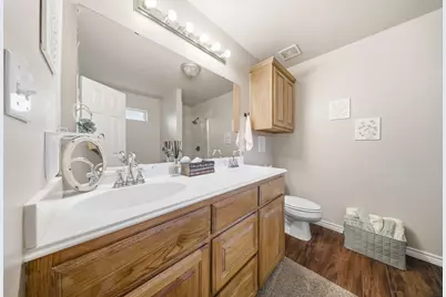 402 Robertson Street, Collinsville, TX 76233 - Photo 25