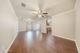 402 Robertson St, Collinsville, TX 76233 - Photo 11