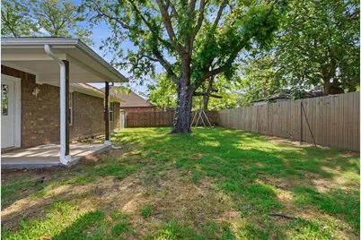 402 Robertson Street, Collinsville, TX 76233 - Photo 29
