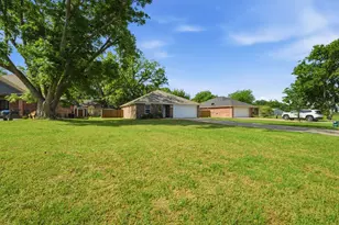 402 Robertson St, Collinsville, TX 76233 - Photo 3