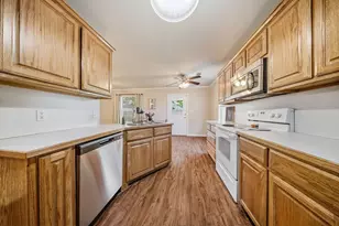 402 Robertson St, Collinsville, TX 76233 - Photo 19