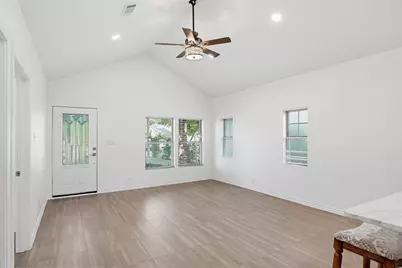 3015 Elinor Street, Fort Worth, TX 76111 - Photo 7
