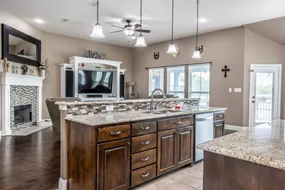 11210 Lakecrest Drive, Sanger, TX 76266 - Photo 9