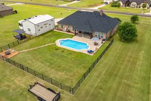 11210 Lake Crest Dr, Sanger, TX 76266 - Photo 3
