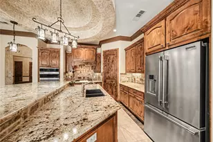 112 Diamond Rose Dr, Burleson, TX 76028 - Photo 9
