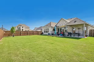569 Pebble Dr, Waxahachie, TX 75167 - Photo 37