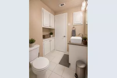 2442 Club Manor Drive, Dallas, TX 75237 - Photo 21