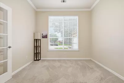 520 E Sandra Lane, Grand Prairie, TX 75052 - Photo 9