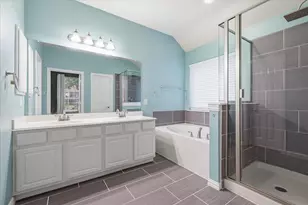 520 E Sandra Ln, Grand Prairie, TX 75052 - Photo 27