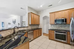 520 E Sandra Ln, Grand Prairie, TX 75052 - Photo 19