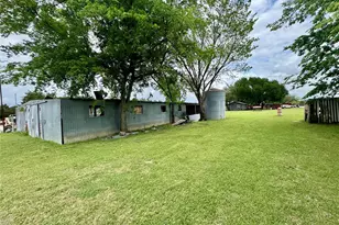 1321 Meadow St, DeSoto, TX 75115 - Photo 11
