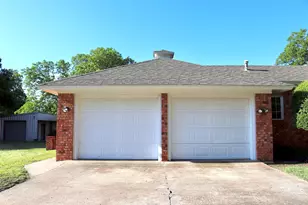 211 Spill St, Winters, TX 79567 - Photo 9
