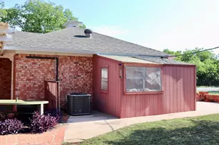 211 Spill St, Winters, TX 79567 - Photo 31