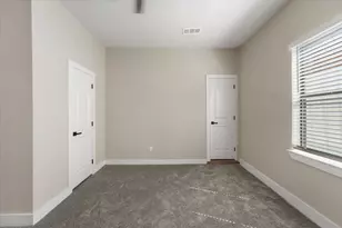 300 Steinman Ave, Dallas, TX 75203 - Photo 17