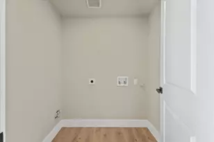 300 Steinman Ave, Dallas, TX 75203 - Photo 23