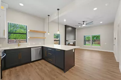 300 Steinman Avenue, Dallas, TX 75203 - Photo 13