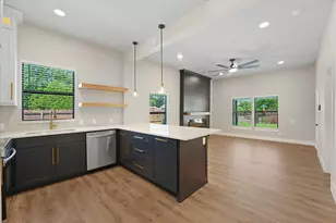 300 Steinman Ave, Dallas, TX 75203 - Photo 13