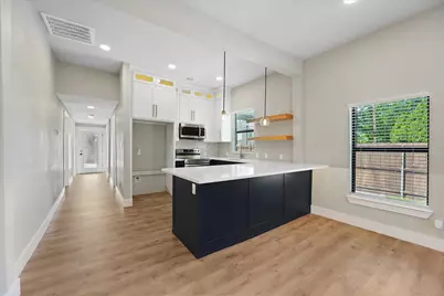 300 Steinman Avenue, Dallas, TX 75203 - Photo 9