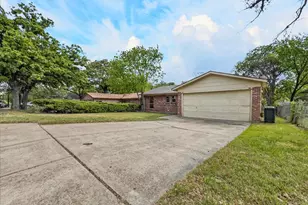 2521 Putnam St, Fort Worth, TX 76112 - Photo 5