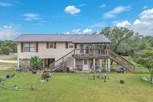 2318 Neches St, Granbury, TX 76048 - Photo 3