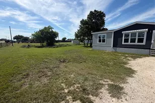 516 Glendale Dr, Godley, TX 76044 - Photo 5