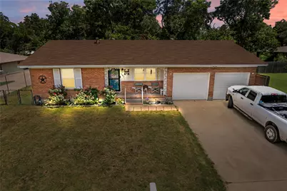 107 Woodard Avenue, Cleburne, TX 76033 - Photo 1