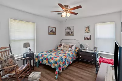 107 Woodard Avenue, Cleburne, TX 76033 - Photo 13