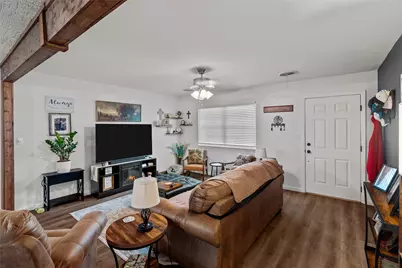 107 Woodard Avenue, Cleburne, TX 76033 - Photo 5