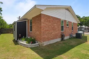 107 Woodard Ave, Cleburne, TX 76033 - Photo 29