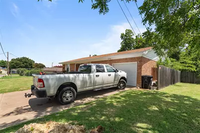 107 Woodard Avenue, Cleburne, TX 76033 - Photo 27