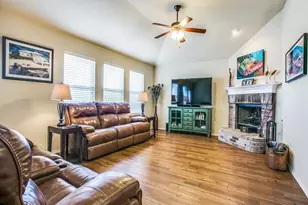 10333 Bradshaw Dr, Fort Worth, TX 76108 - Photo 9