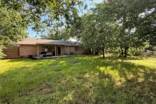 108 Cooper St, Cedar Hill, TX 75104 - Photo 17