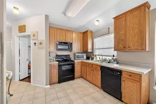 10337 Franklin Dr, Providence Village, TX 76227 - Photo 11